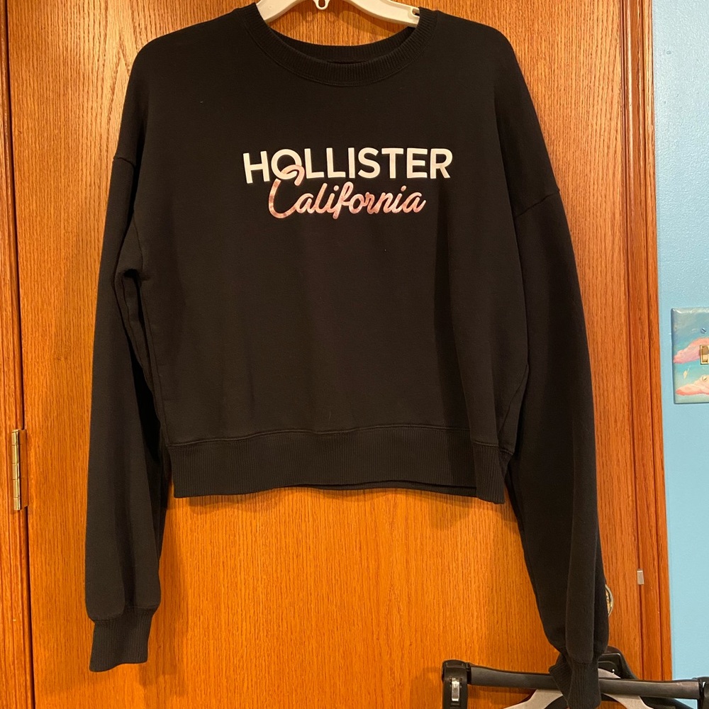 Cropped Hollister Crewneck